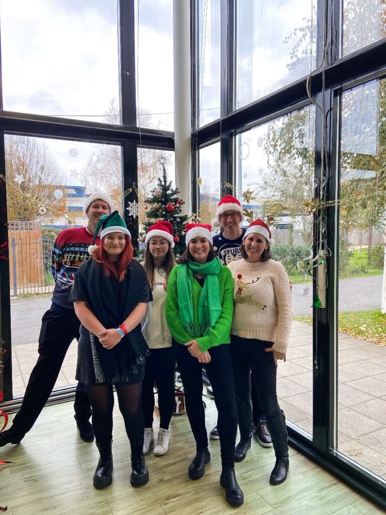 Decorating a St Mungo's hostel for Christmas